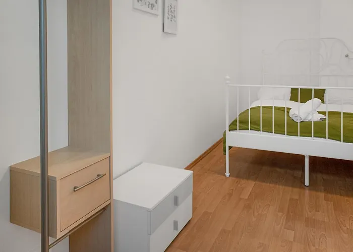 Elegant 2br - Near Bahnhof Meidling Apartman Bécs
